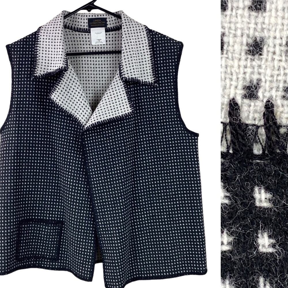 Linda Lundstrom Wool Artsy Vest Size 10 Black White Art to Wear